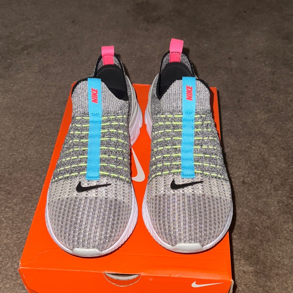 Nike Men’s Gray and Pink Sneakers